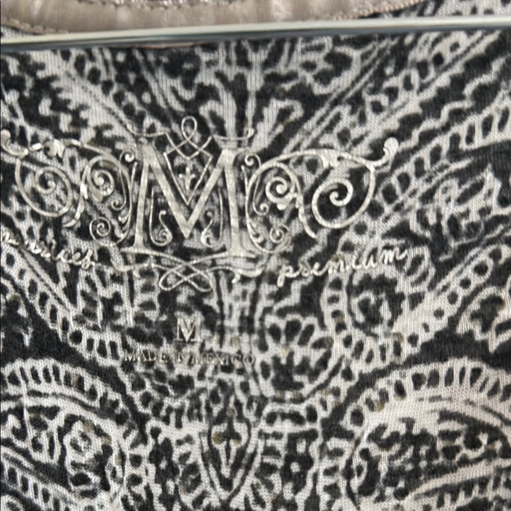 Maurice’s Premium Rhinestone s/s hi-low top Size Medium - Picture 2 of 4